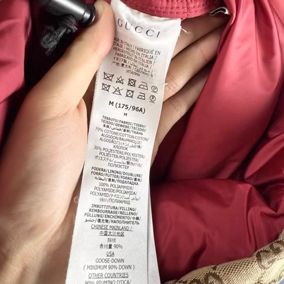 Gucci Beige and Red Puffer Jacket - Picture 4 of 4